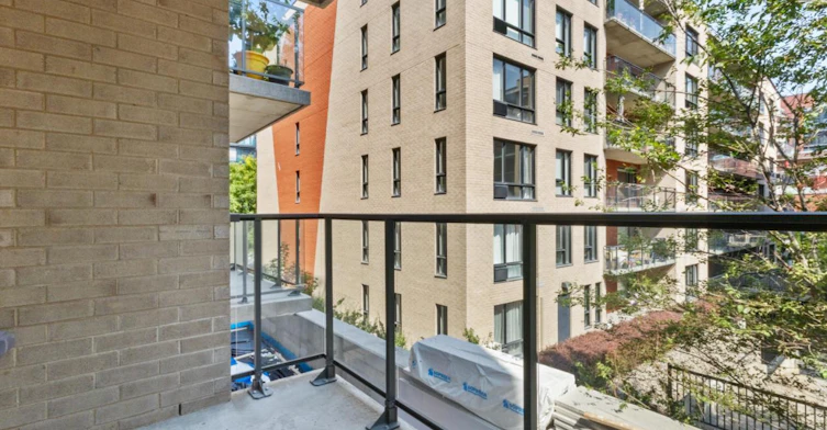 2198 De Maisonneuve Boulevard Est, Montréal, QC, H2K 0G5 - 11