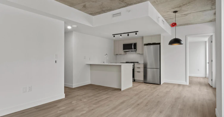 2198 De Maisonneuve Boulevard Est, Montréal, QC, H2K 0G5 - 12