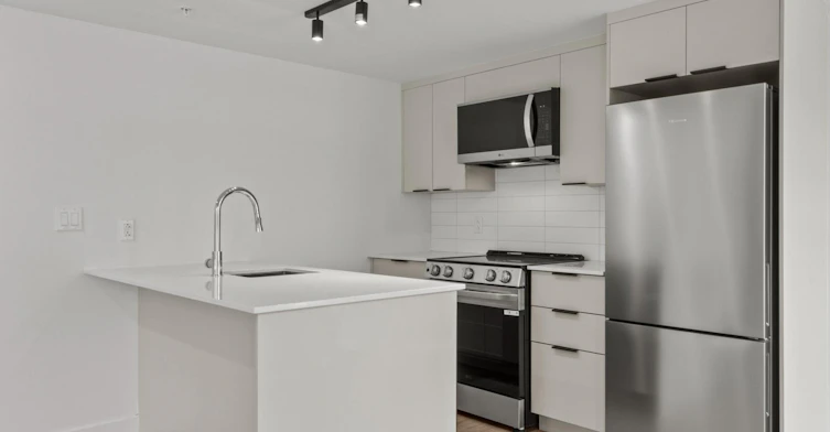 2198 De Maisonneuve Boulevard Est, Montréal, QC, H2K 0G5 - 14