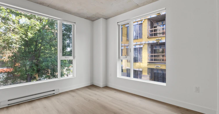 2198 De Maisonneuve Boulevard Est, Montréal, QC, H2K 0G5 - 5