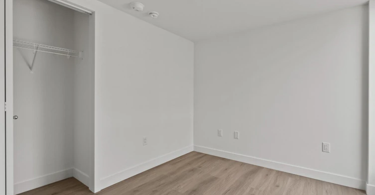2198 De Maisonneuve Boulevard Est, Montréal, QC, H2K 0G5 - 21