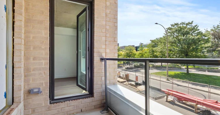 2198 De Maisonneuve Boulevard Est, Montréal, QC, H2K 0G5 - 35