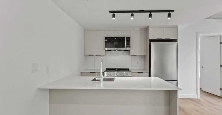 2198 De Maisonneuve Boulevard Est, Montréal, QC, H2K 0G5 - 15
