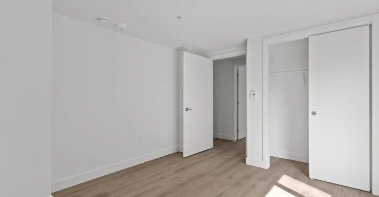 2198 De Maisonneuve Boulevard Est, Montréal, QC, H2K 0G5 - 7