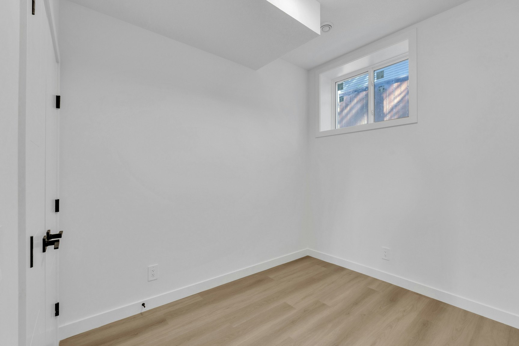 25  Avenue SW, Calgary, AB, T3E 2A6 - 16