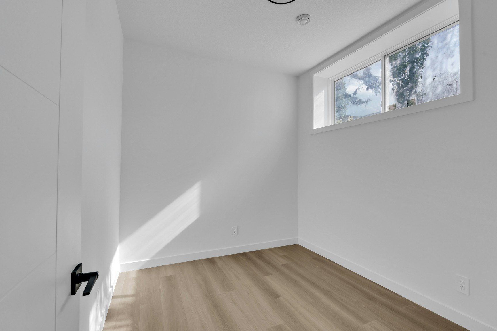 25  Avenue SW, Calgary, AB, T3E 2A6 - 13