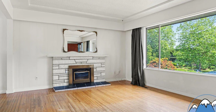 6589 Elliott Street, Vancouver, BC, V5S 2M6 - 2