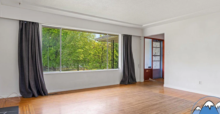 6589 Elliott Street, Vancouver, BC, V5S 2M6 - 5