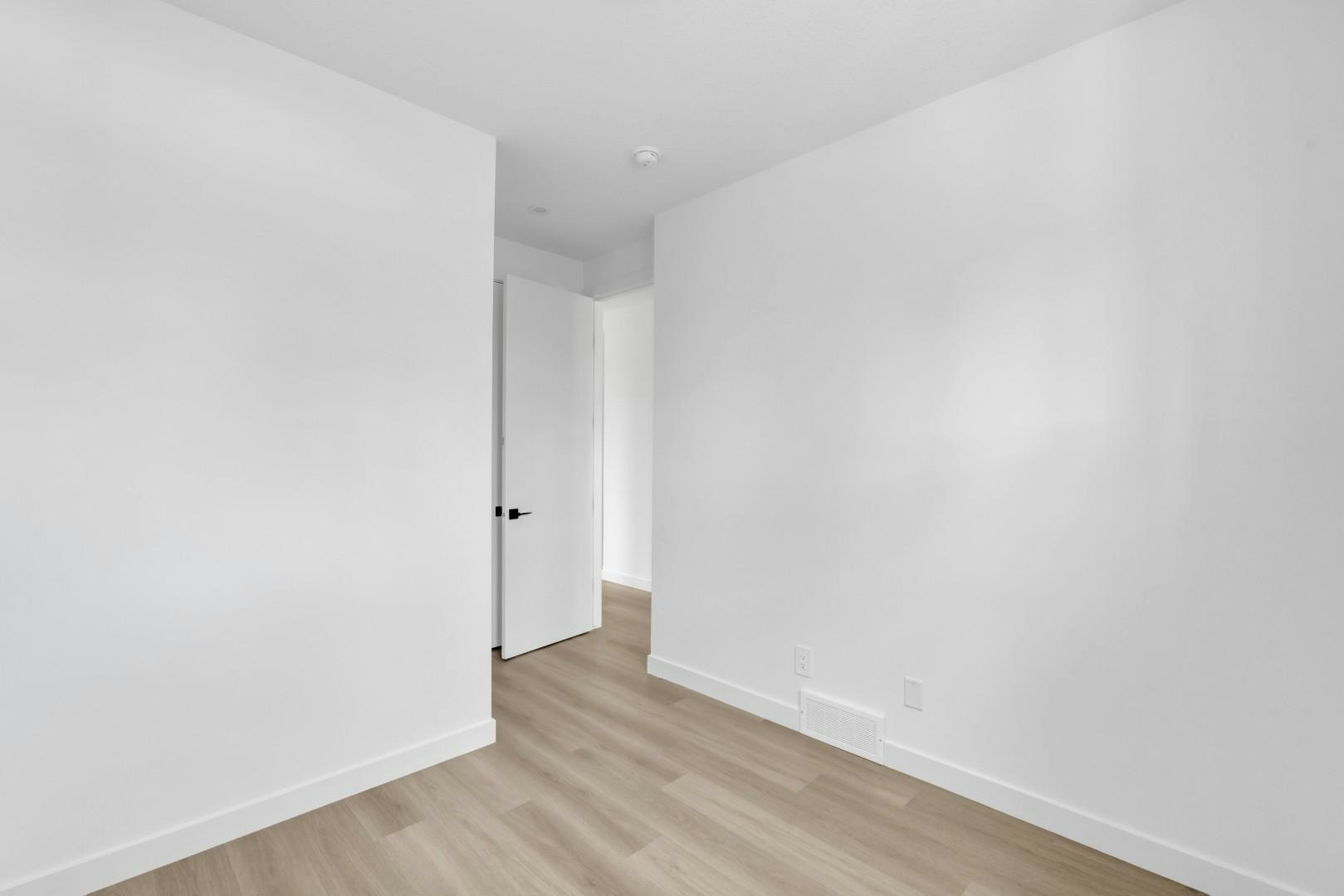 2708 25 Avenue Southwest, Calgary, AB, T3E 2A6 - 34