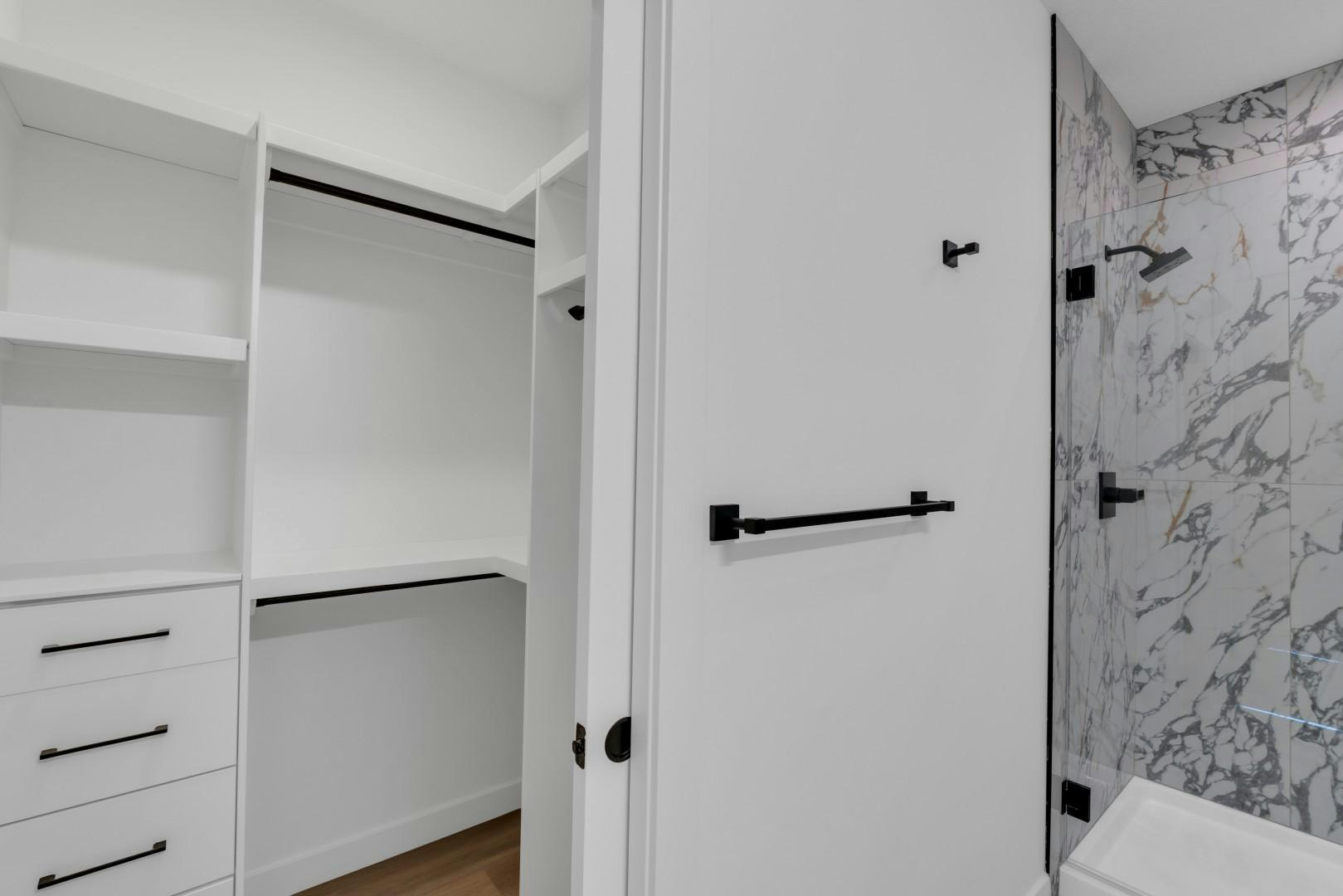 2708 25 Avenue Southwest, Calgary, AB, T3E 2A6 - 26