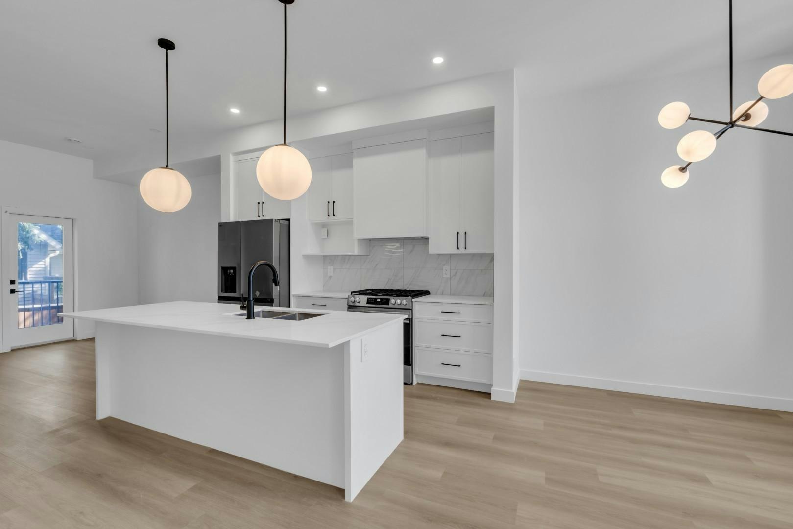 2708 25 Avenue Southwest, Calgary, AB, T3E 2A6 - 4