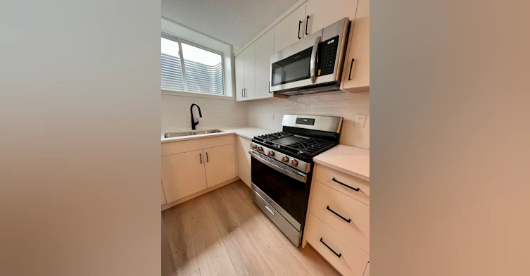 10463 159 Street Northwest, Edmonton, AB, T5P 3A8 - 3