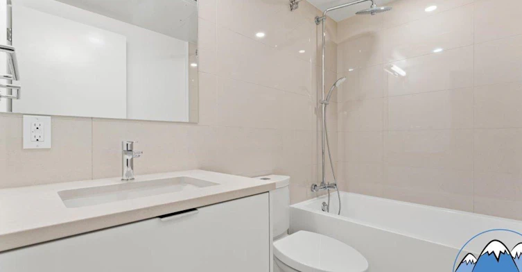 1101-13675 107a Avenue, Surrey, BC, V3T 2H2 - 12