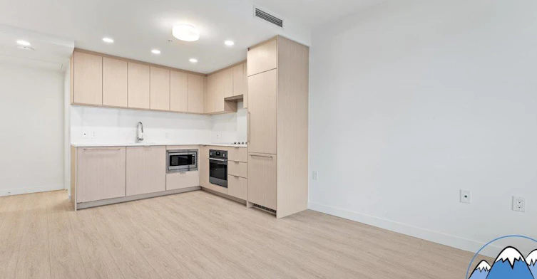 1101-13675 107a Avenue, Surrey, BC, V3T 2H2 - 6