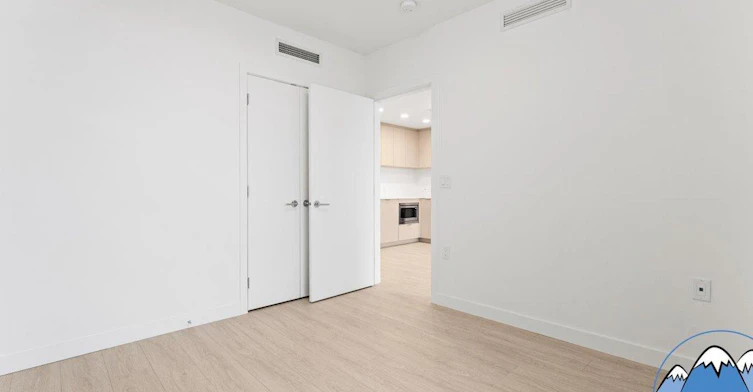 1101-13675 107a Avenue, Surrey, BC, V3T 2H2 - 8