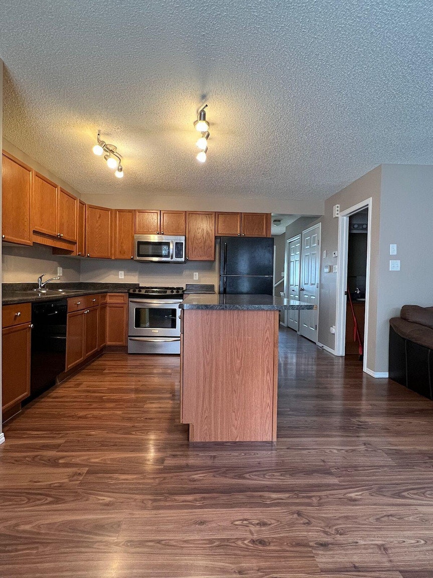 6304 Sandin Way Northwest, Edmonton, AB, T6R 0J8 - 6