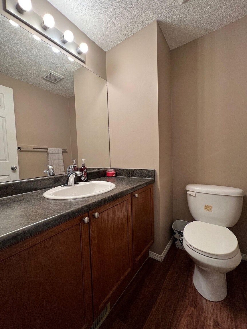 6304 Sandin Way Northwest, Edmonton, AB, T6R 0J8