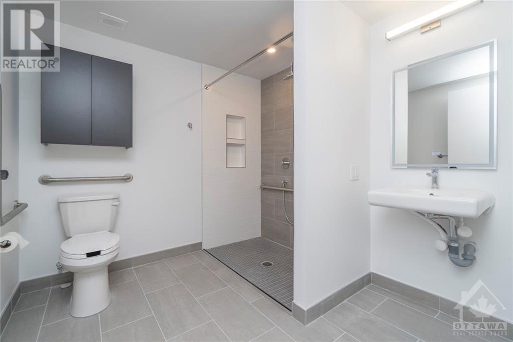 812 - Accessible-18 Hamilton Avenue N, Ottawa, ON, K1Y 1B6 - 11