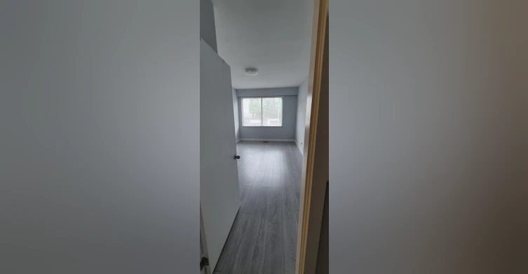 6674 Hastings Street, Burnaby, BC, V5B 1S3 - 3