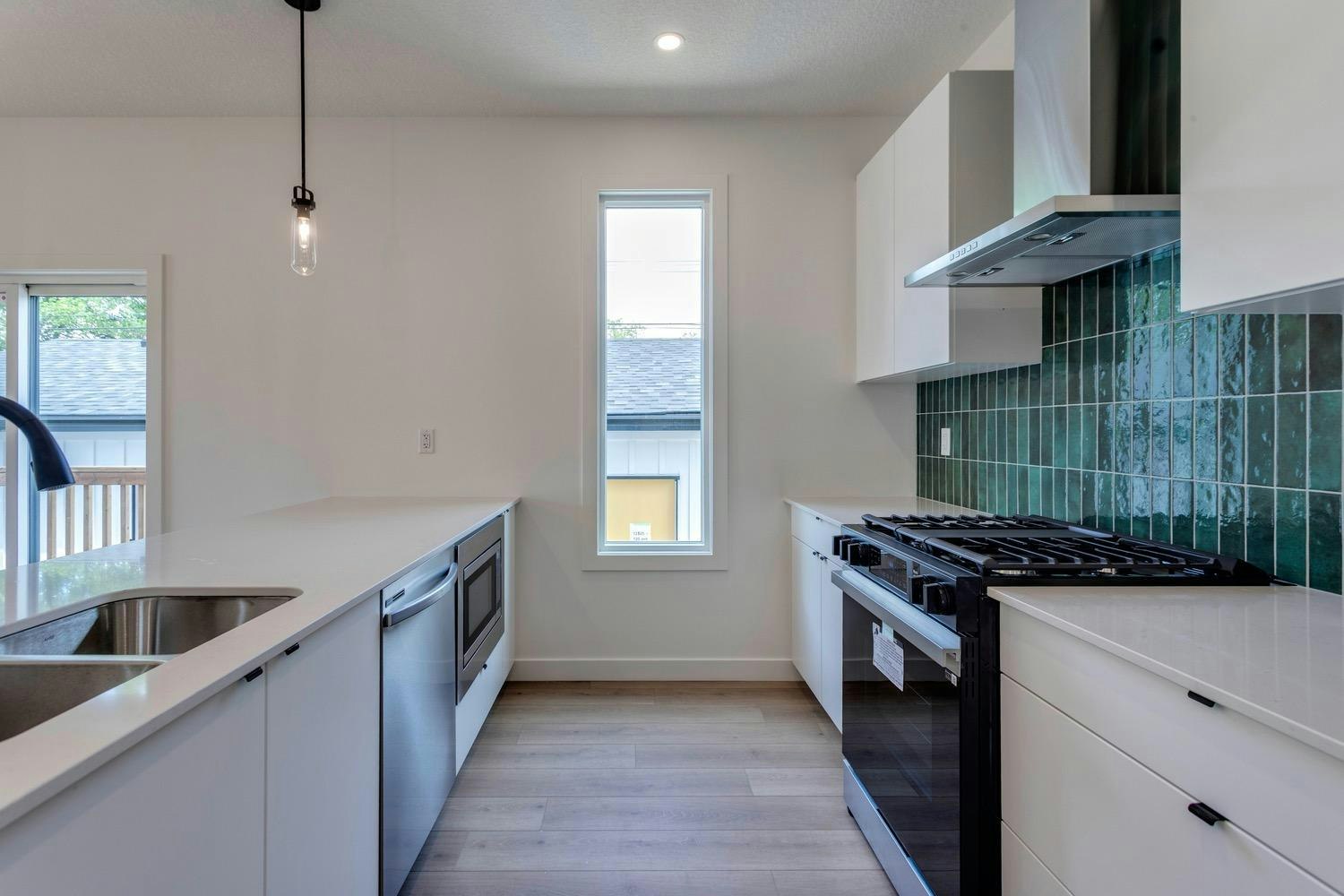 12321 120 Avenue Northwest, Edmonton, AB, T5L 0M8 - 9