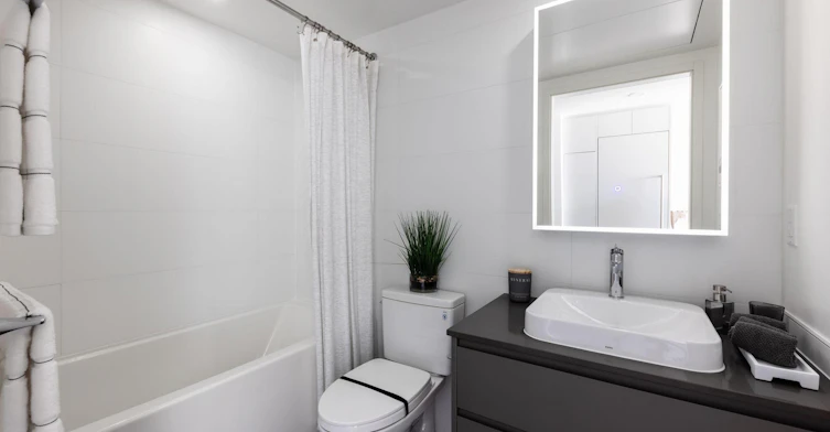 608-1717 Lorne Street, Vancouver, BC, V5T 0L7 - 12