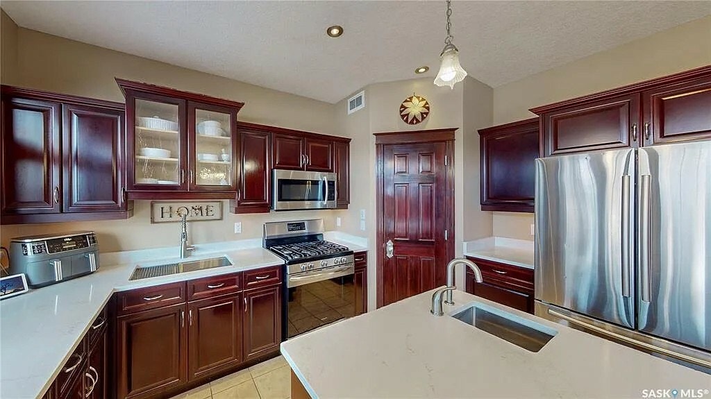 2830 Regina Avenue, Regina, SK, S4S 0G5 - 5