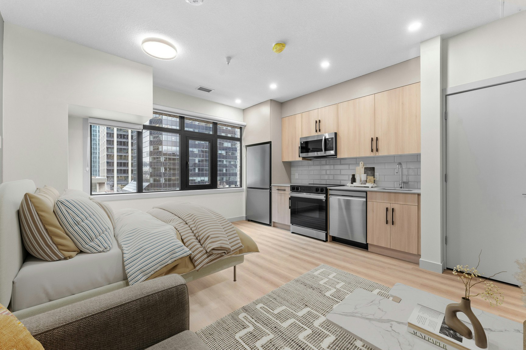 521 3 Avenue Southwest, Calgary, AB, T2P 3T3 - 2