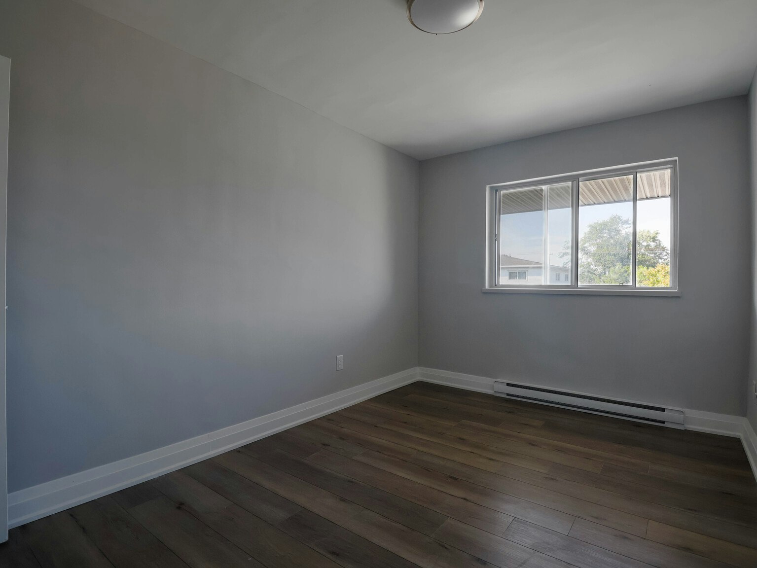 23 Dauphine Place, Welland, ON, L3C 2T3 - 6