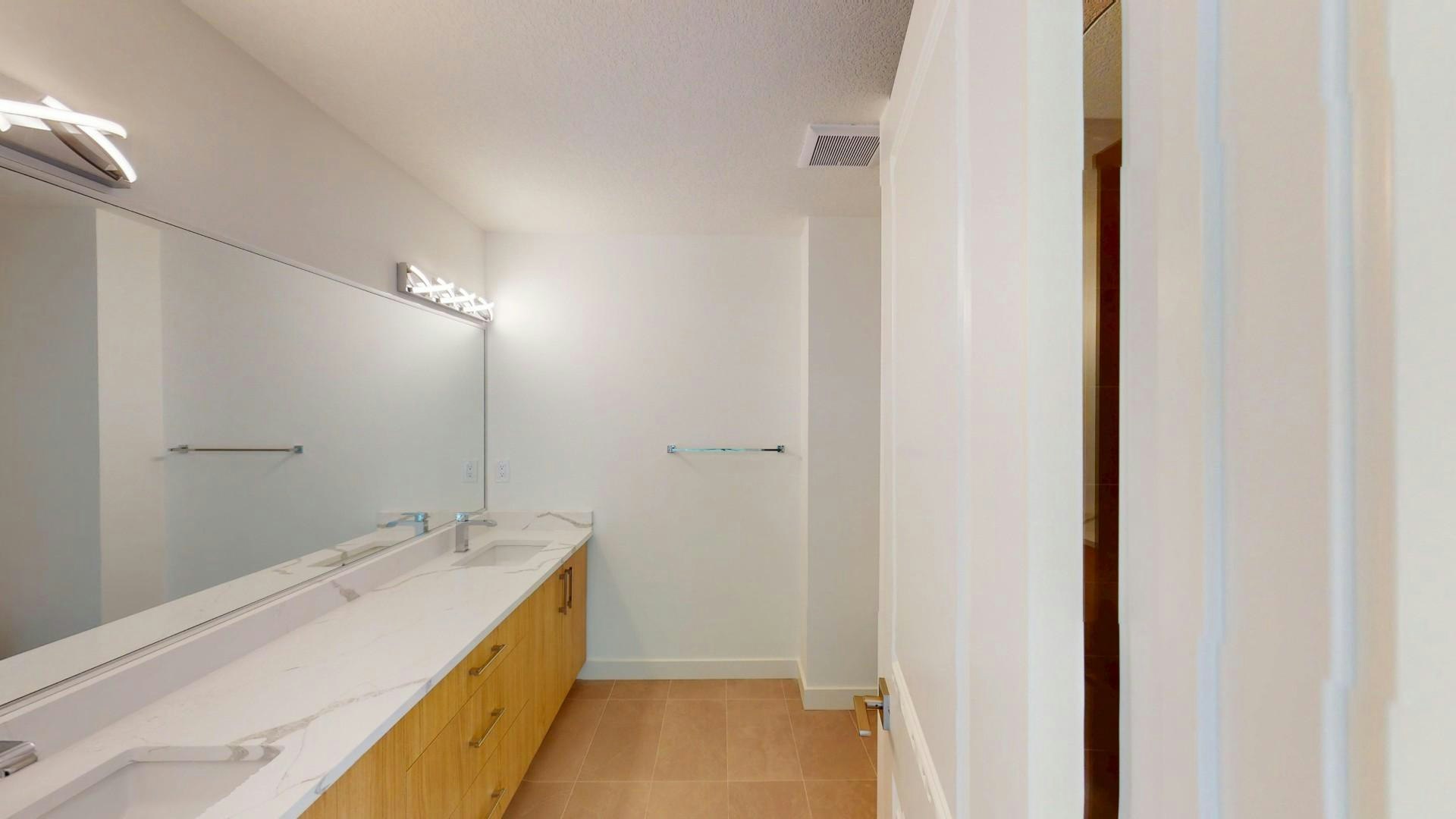3331A-3331 19 Avenue Southwest, Calgary, AB, T3E 7T6 - 22