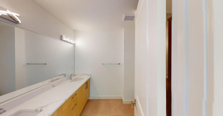 3331A-3331 19 Avenue Southwest, Calgary, AB, T3E 7T6 - 22