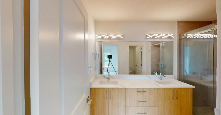 3331A-3331 19 Avenue Southwest, Calgary, AB, T3E 7T6 - 33