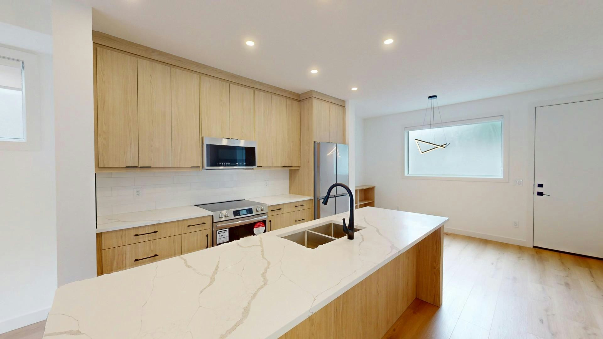 3331A-3331 19 Avenue Southwest, Calgary, AB, T3E 7T6 - 11