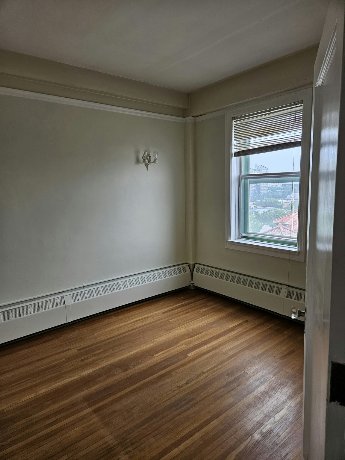 2305 Victoria Avenue, Regina, SK, S4P 0S7 - 9