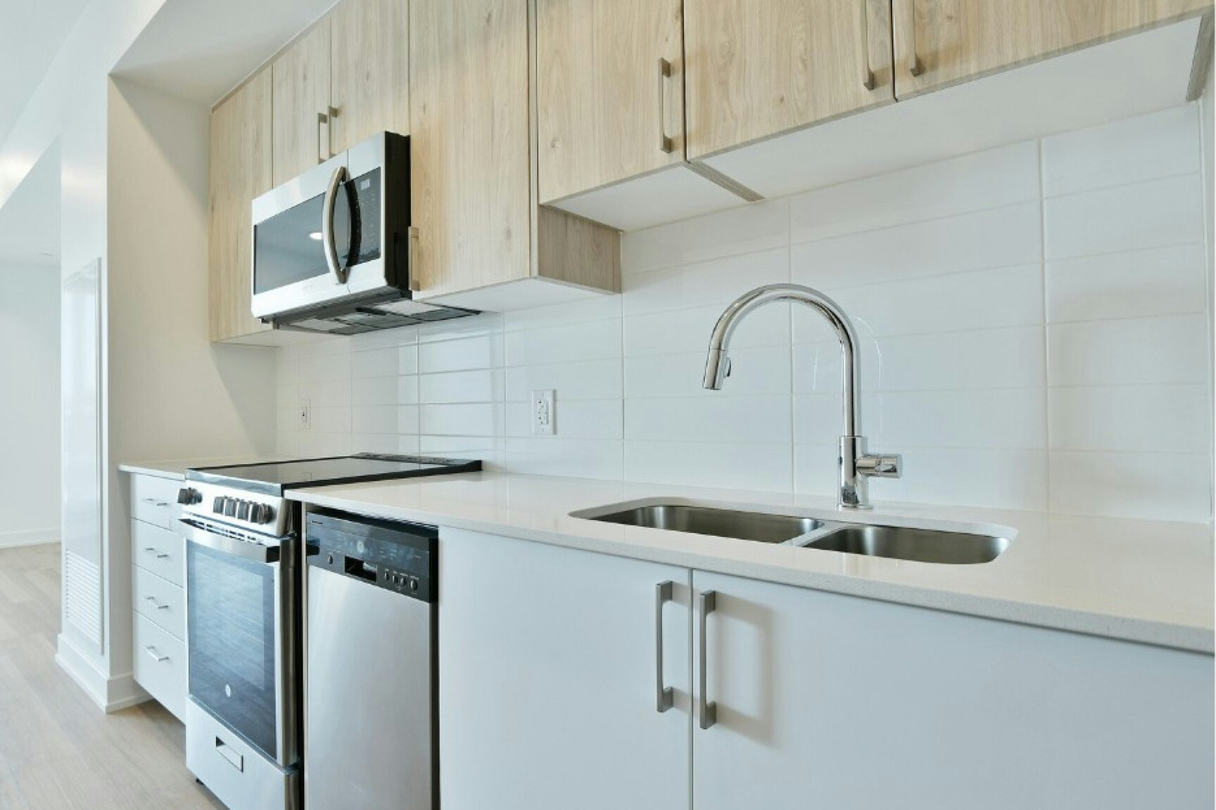 34-99 Fifth Avenue, Ottawa, ON, K1S 5K4 - 3