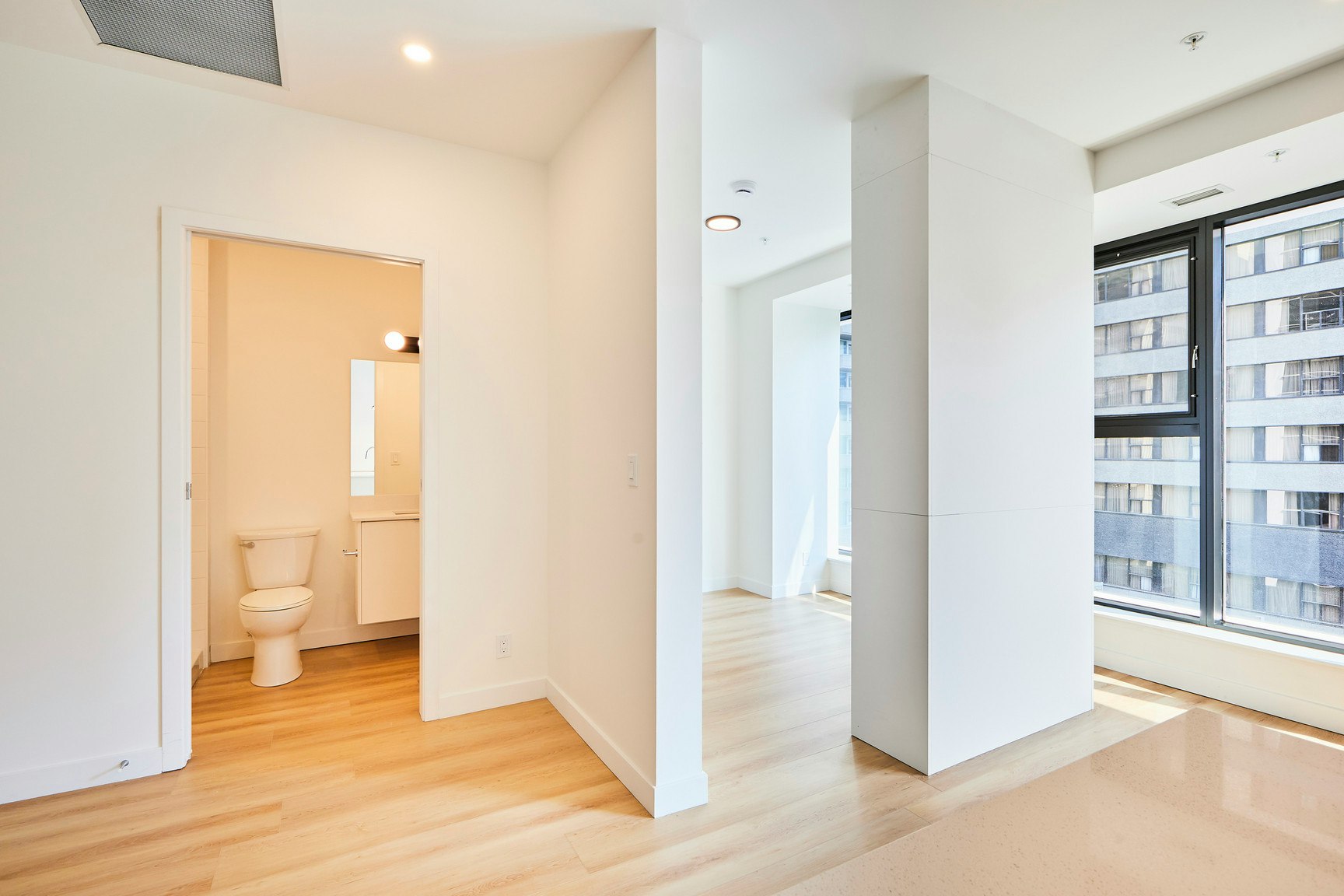 665 8 Street Southwest, Calgary, AB, T2P 3K7 - 3