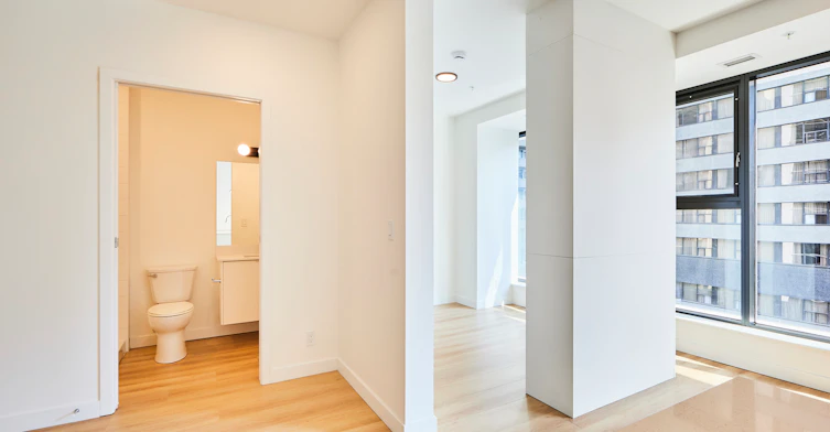 665 8 Street Southwest, Calgary, AB, T2P 3K7 - 3