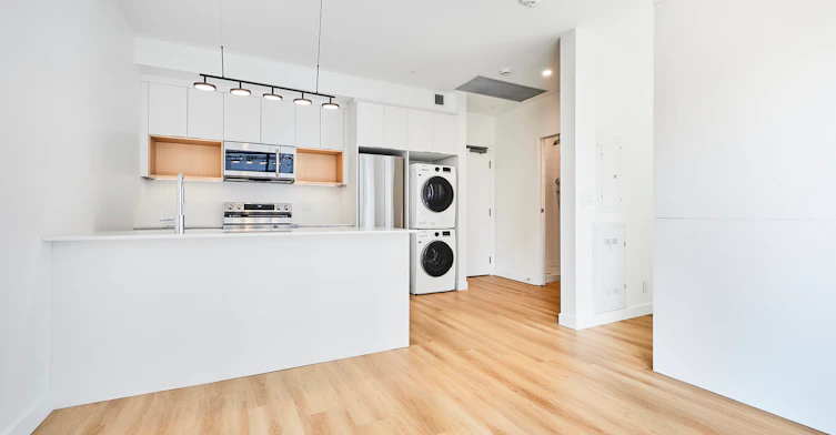 665 8 Street Southwest, Calgary, AB, T2P 3K7 - 5