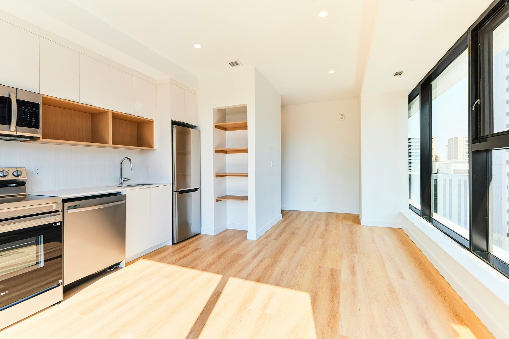 665 8 Street Southwest, Calgary, AB, T2P 3K7 - 8