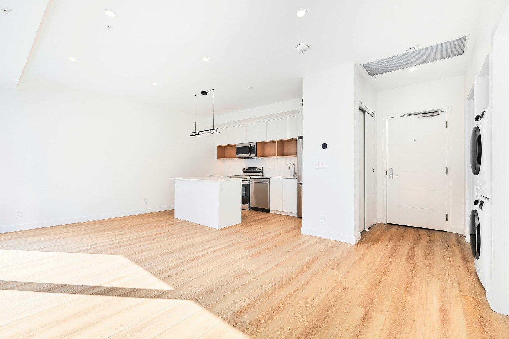 665 8 Street Southwest, Calgary, AB, T2P 3K7