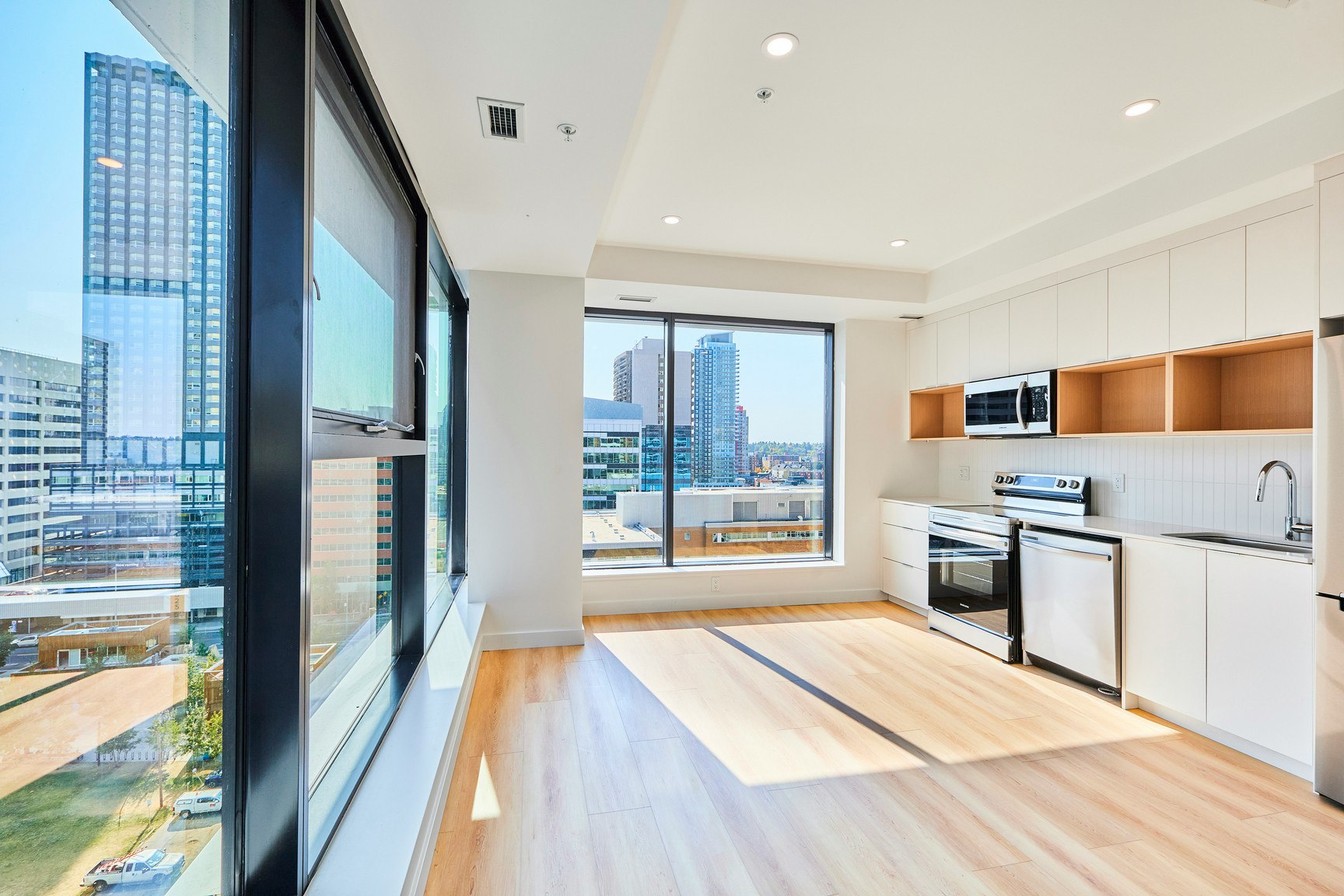 665 8 Street Southwest, Calgary, AB, T2P 3K7 - 9