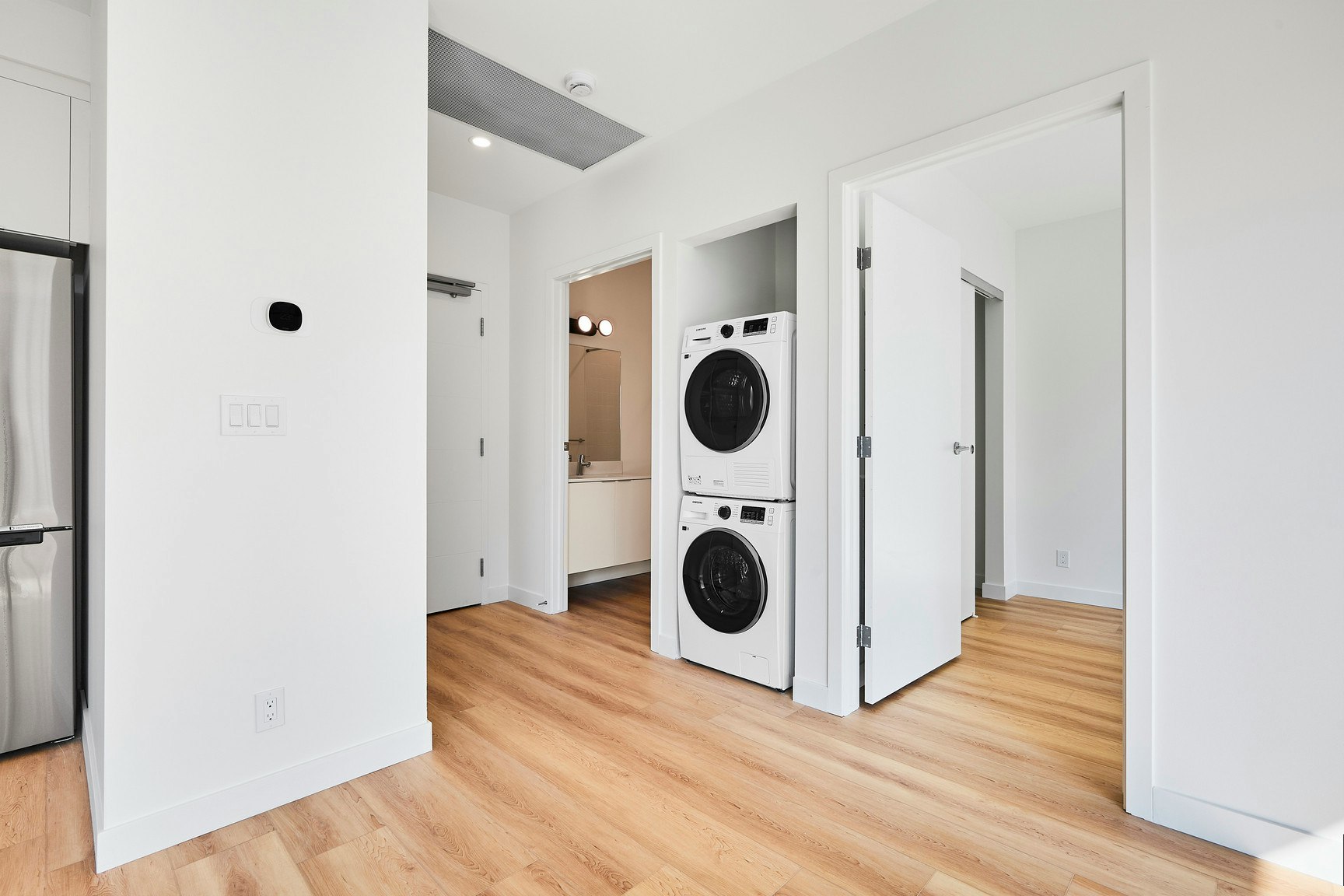 665 8 Street Southwest, Calgary, AB, T2P 3K7 - 3