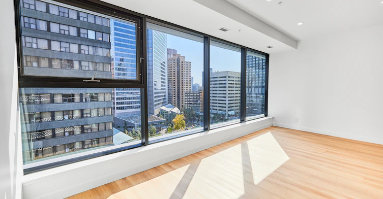 665 8 Street Southwest, Calgary, AB, T2P 3K7 - 2