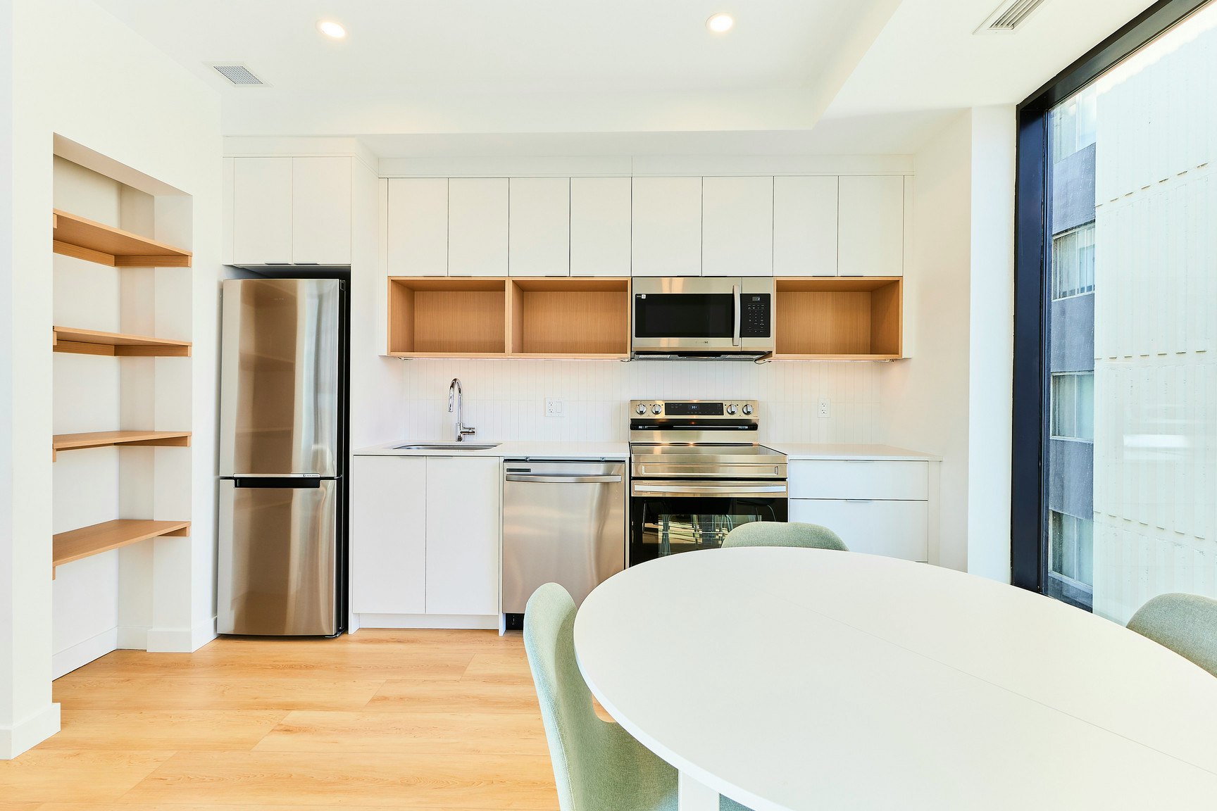 665 8 Street Southwest, Calgary, AB, T2P 3K7 - 5