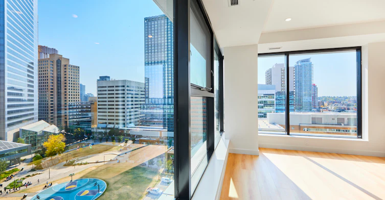 665 8 Street Southwest, Calgary, AB, T2P 3K7 - 6