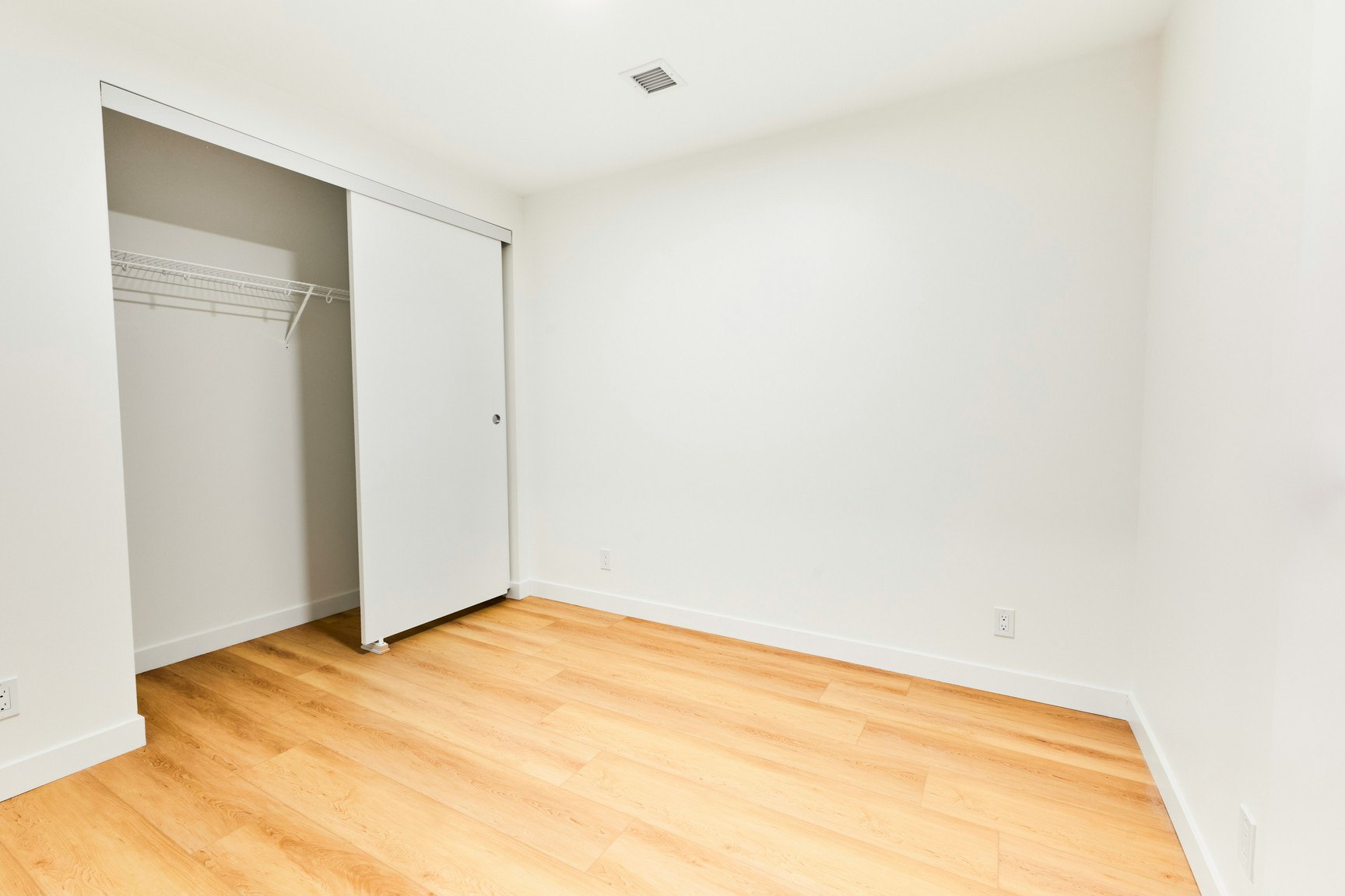 665 8 Street Southwest, Calgary, AB, T2P 3K7 - 4