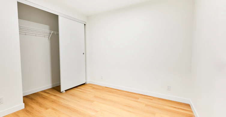 665 8 Street Southwest, Calgary, AB, T2P 3K7 - 4
