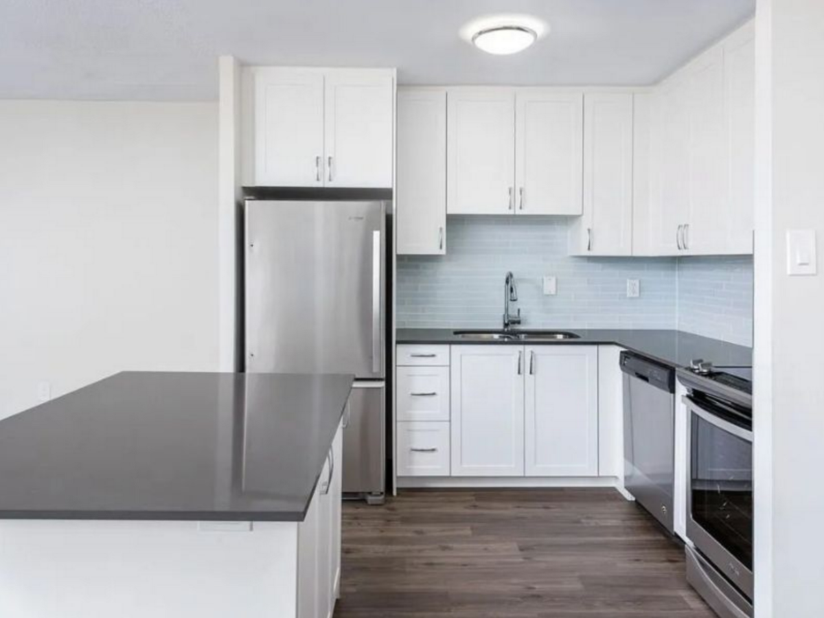 803-3045 Queen Frederica Drive, Mississauga, ON, L4Y 3A2 - 4