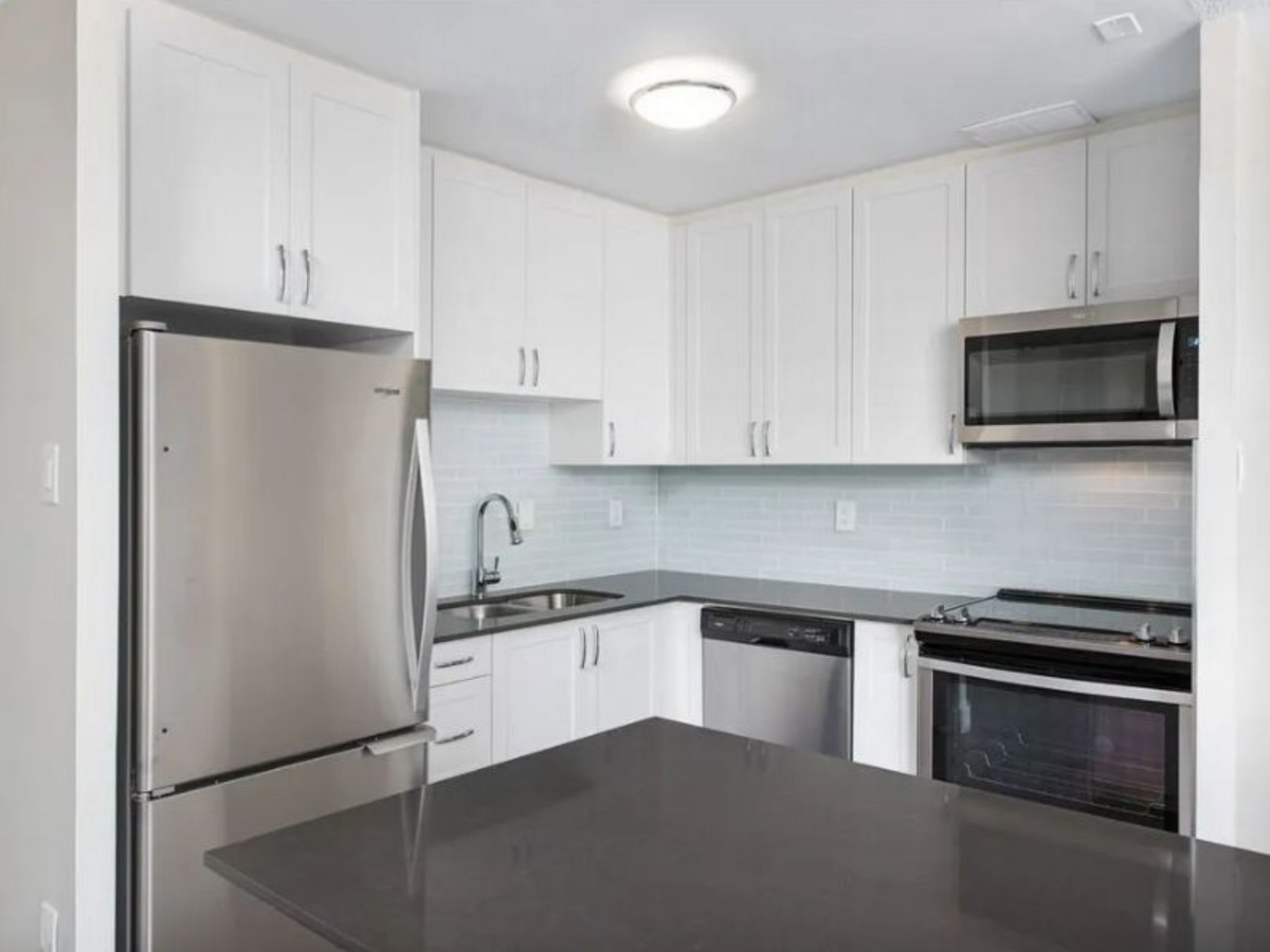 803-3045 Queen Frederica Drive, Mississauga, ON, L4Y 3A2 - 5