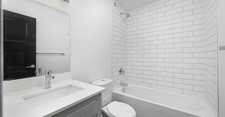 1102-7110 Darcel Avenue, Mississauga, ON, L4T 3C5 - 7
