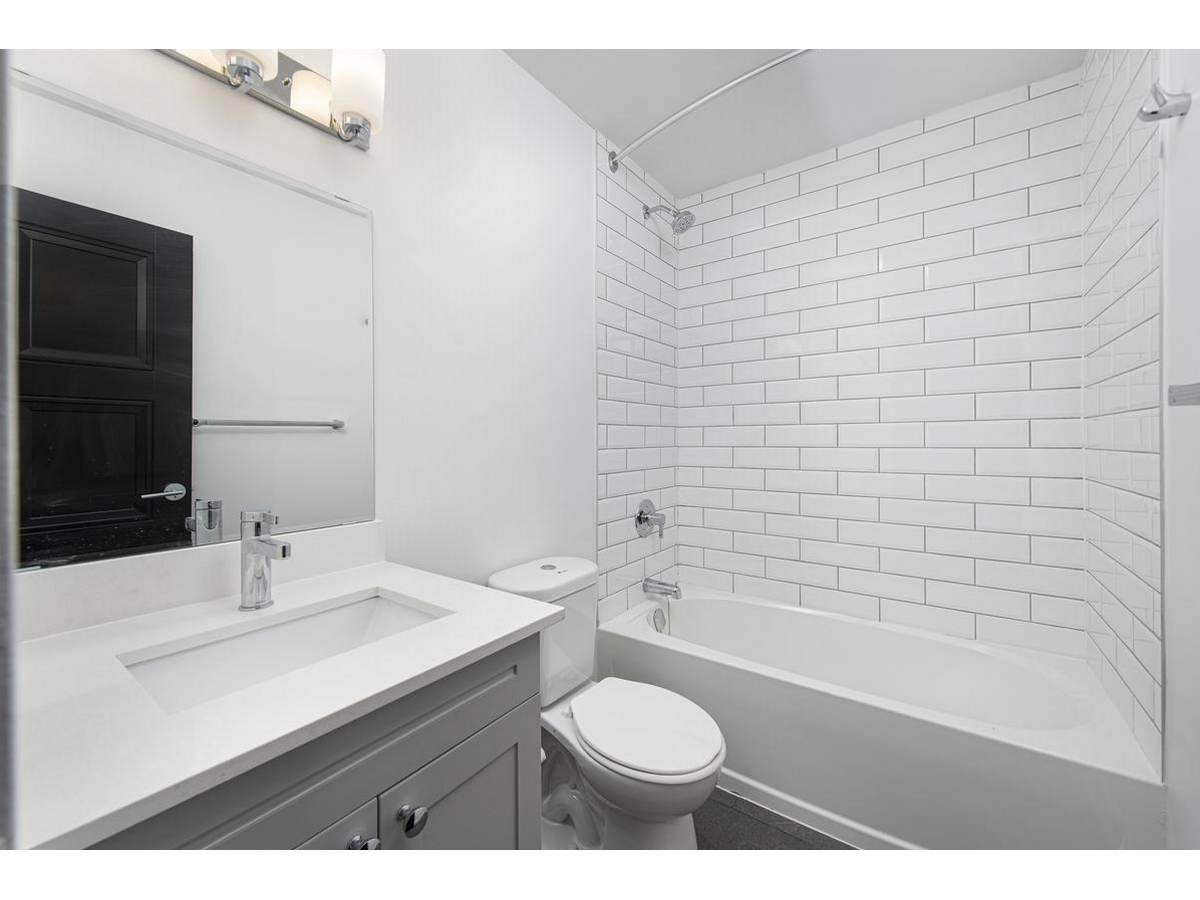 409-7110 Darcel Avenue, Mississauga, ON, L4T 3C5 - 7